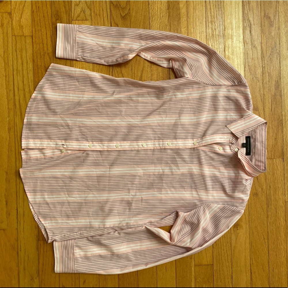 Banana Republic size S button down shirt